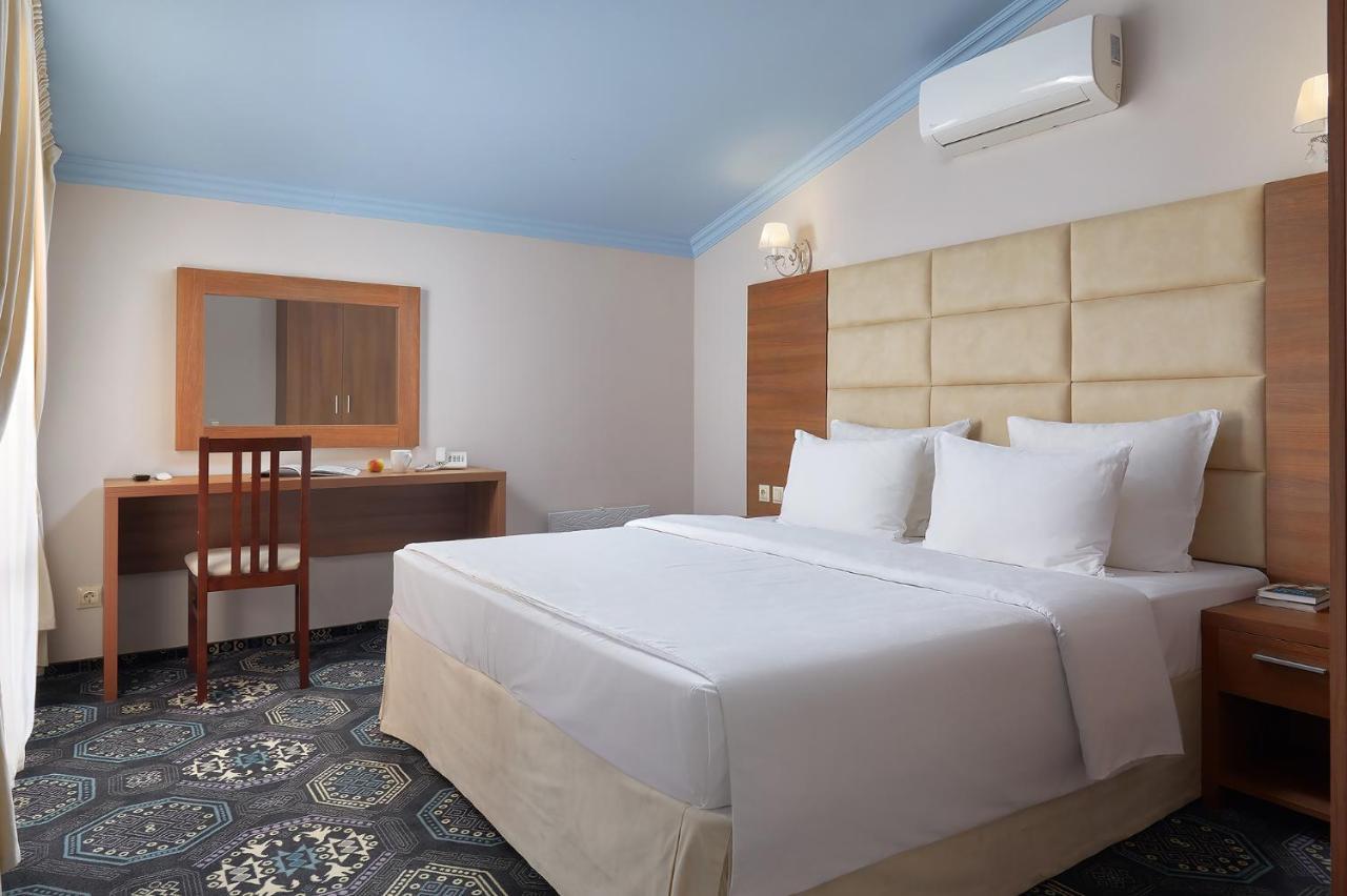 Garuda Boutique Hotel Sukhumi Luaran gambar