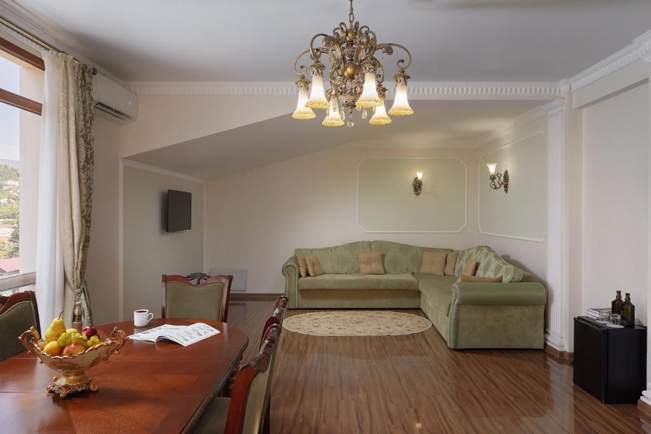 Garuda Boutique Hotel Sukhumi Luaran gambar