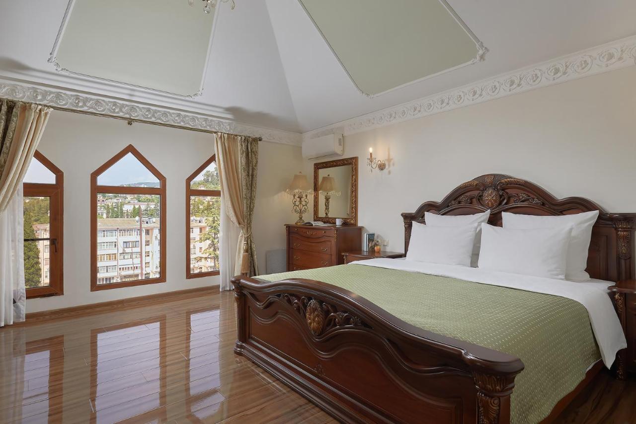 Garuda Boutique Hotel Sukhumi Luaran gambar